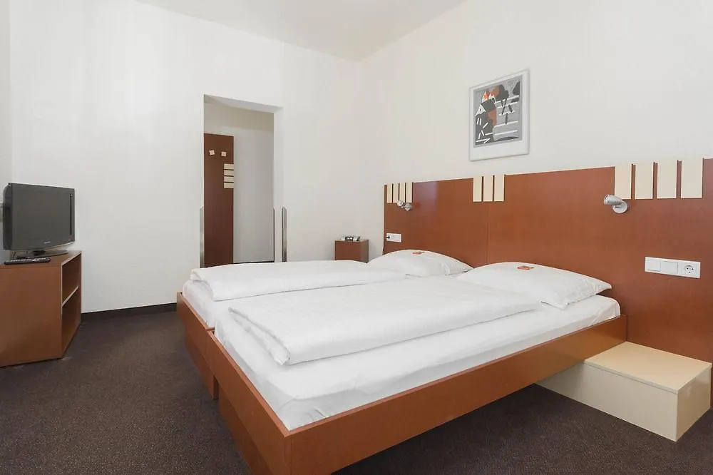 Hotel Lucas Nuremberg 3*,  Germany